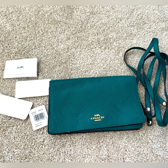 Coach Bags Coach Green Pocketbook With Straps Purse Small Nwt